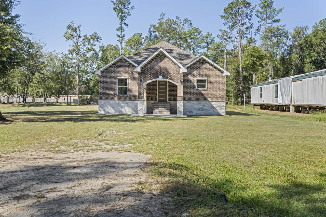 138 County Road 3314 - Photo 1