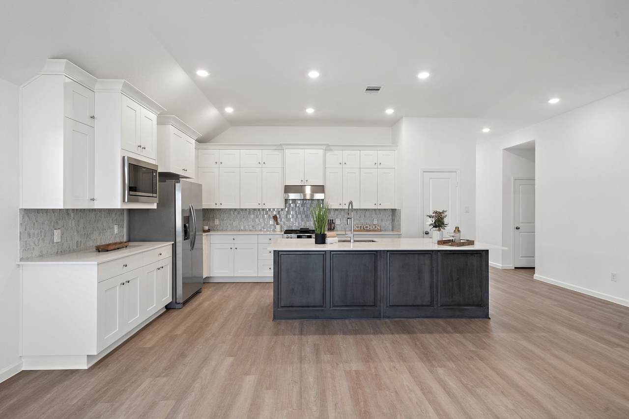 4823 Shimmer Side Drive - Photo 1