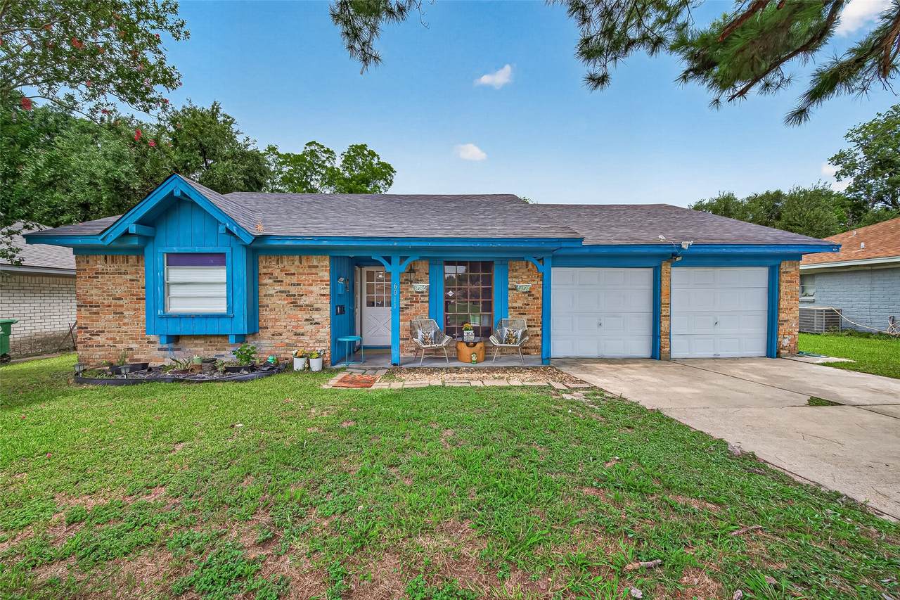 6011 Knotty Wood Drive - Photo 1