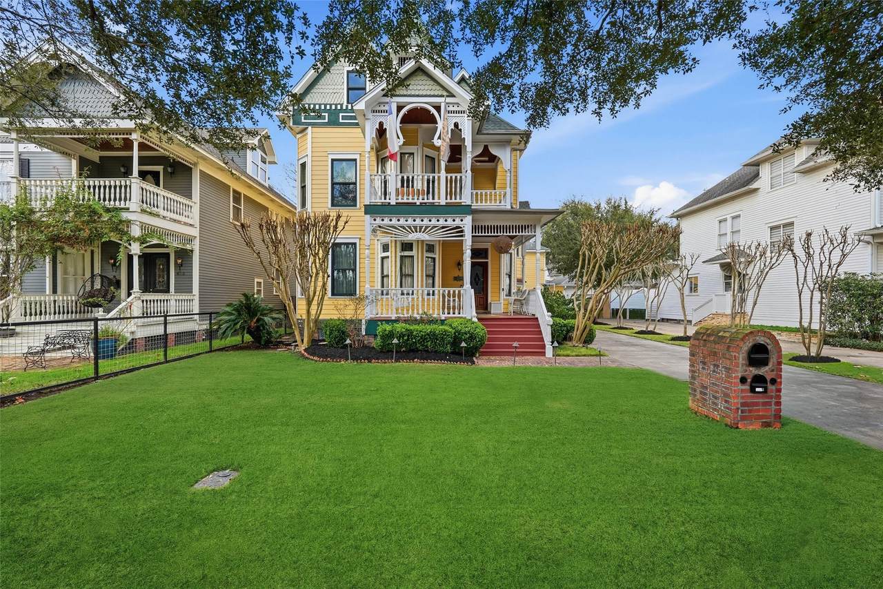 619 7th 1/2 Street - Photo 1