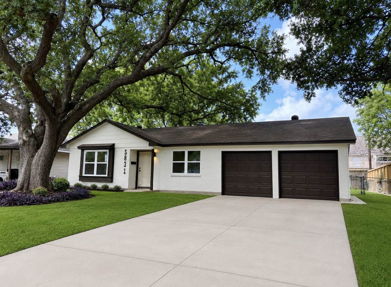 5831 Chinaberry Drive - Photo 1