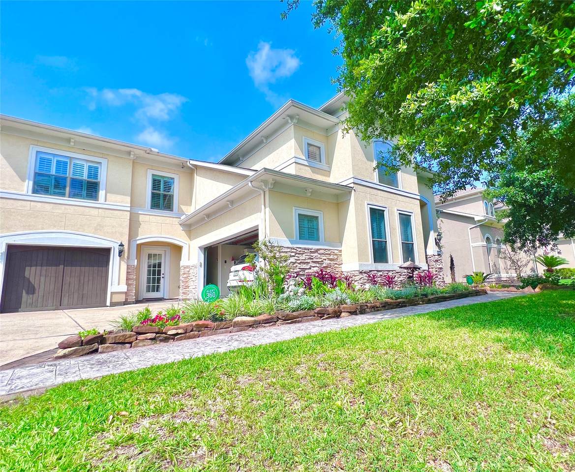 2820 Cotswold Manor Drive - Photo 1