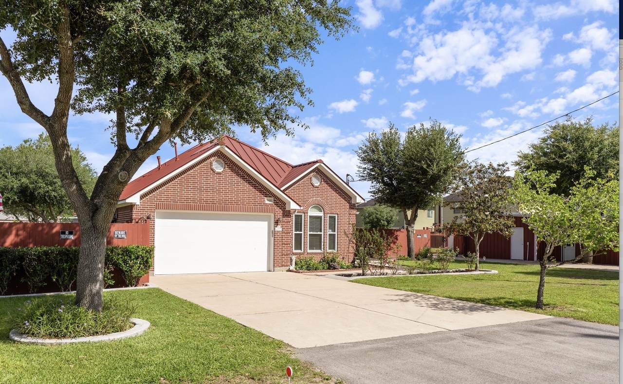 2610 School Street - Photo 1