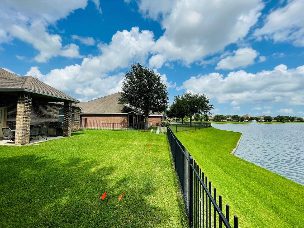 25915 Lakefair Drive - Photo 1