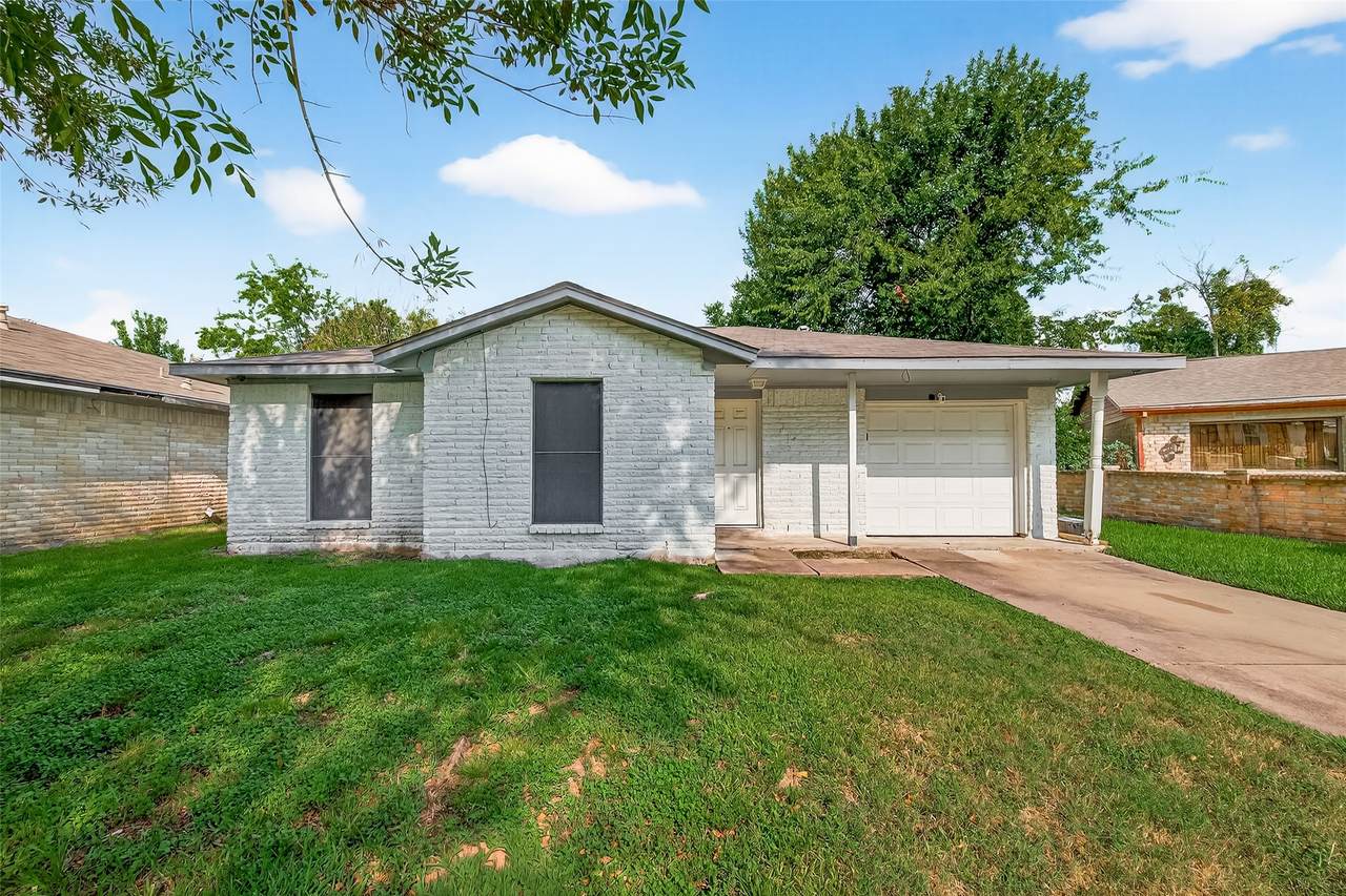 12811 Roandale Drive - Photo 1