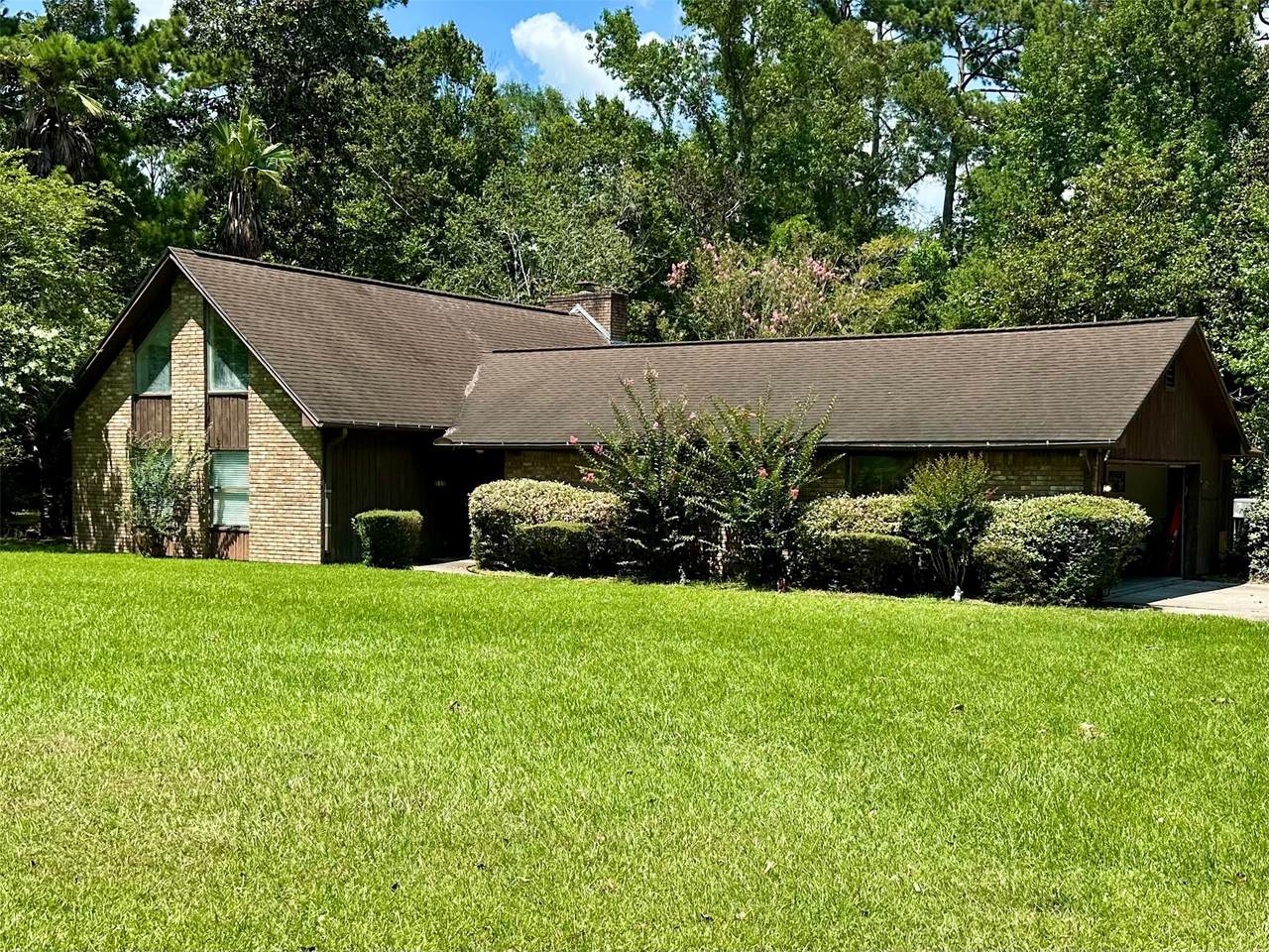 180 Laurie Lane - Photo 1