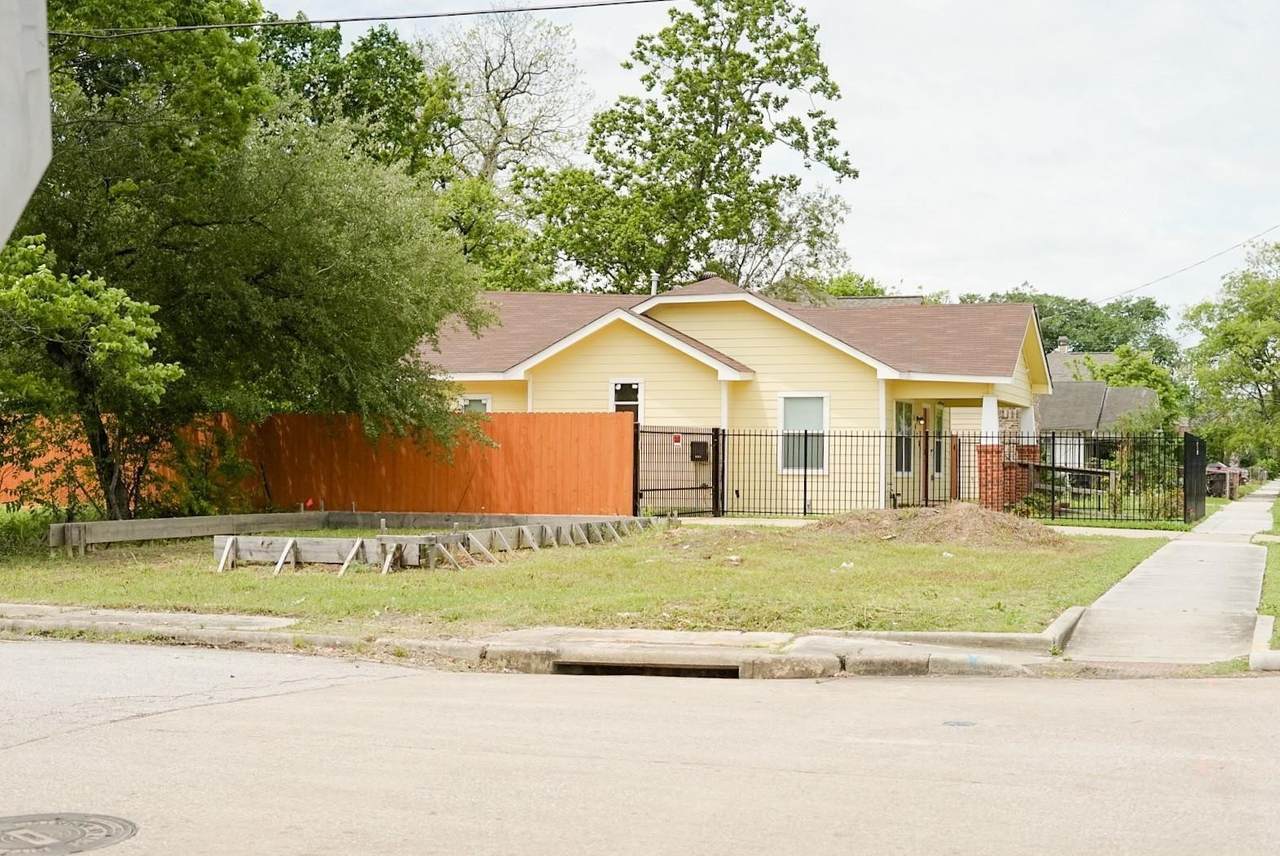 3430 Mcgowen Street - Photo 1