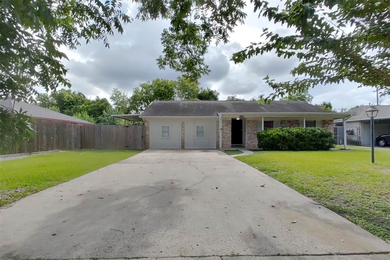 12306 Foxridge Drive - Photo 1