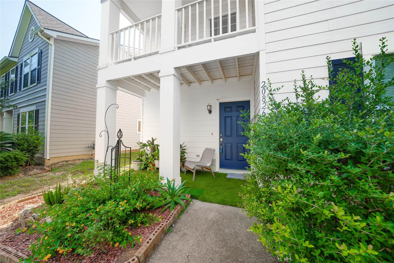 20826 Settlers Lake Circle - Photo 1