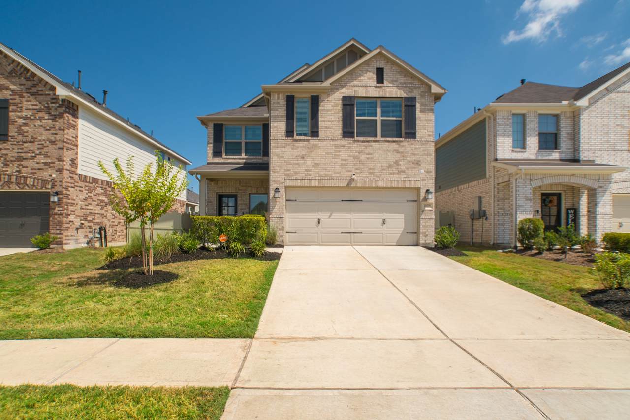 10539 Preserve Way - Photo 1