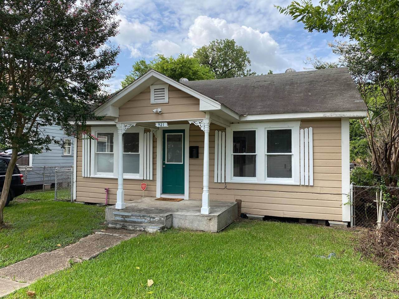 921 Booth Street - Photo 1