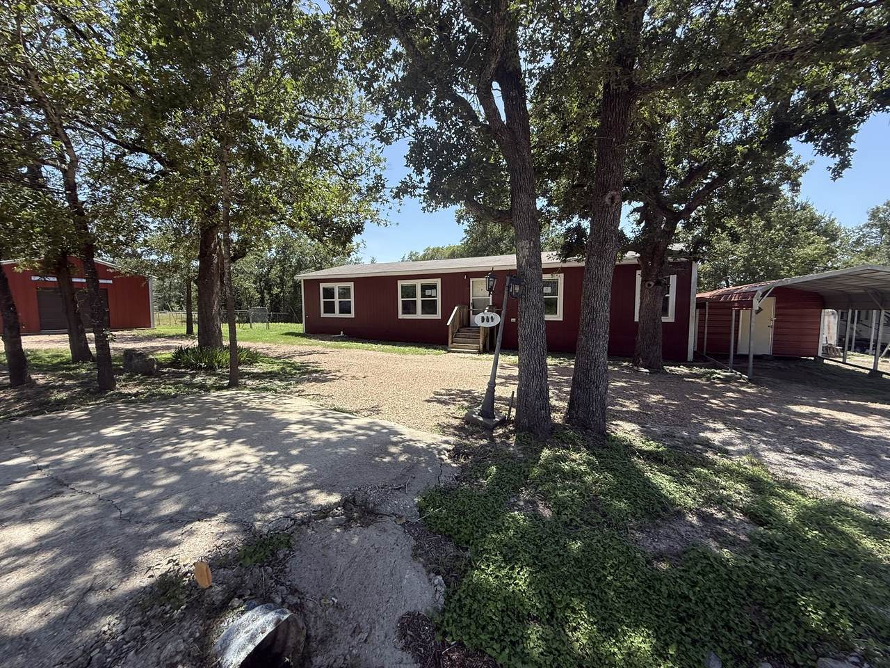 600 Lakeview Loop - Photo 1