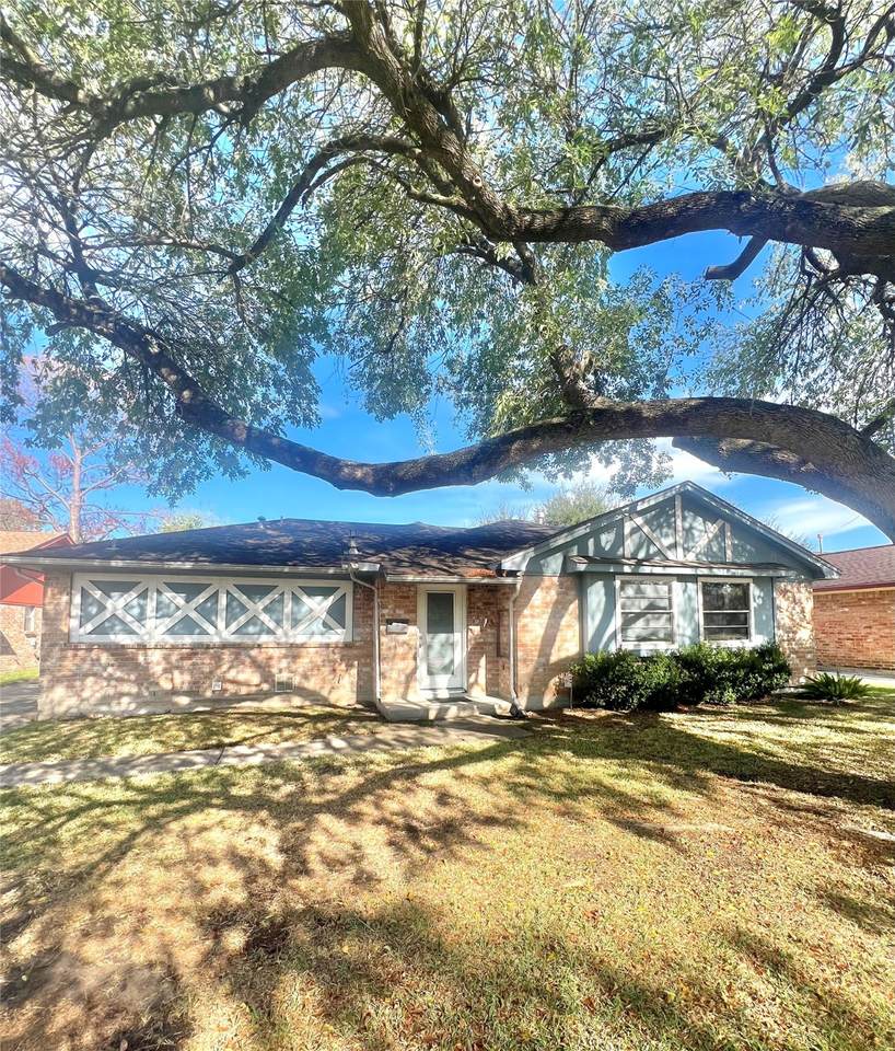 10515 Sagewind Drive - Photo 1