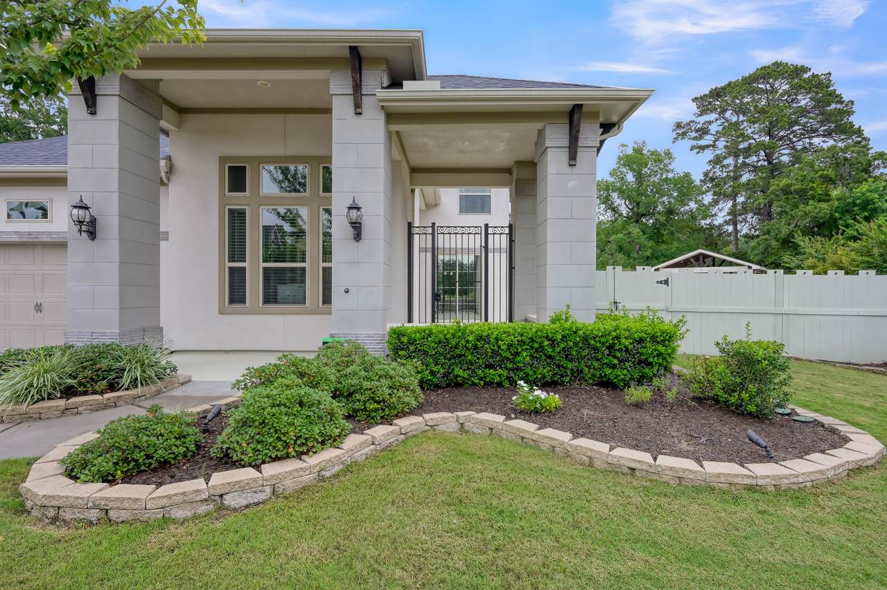 10402 Lake Palmetto Drive - Photo 1