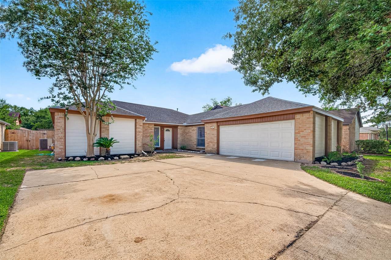 4805 Whispering Falls Drive - Photo 1