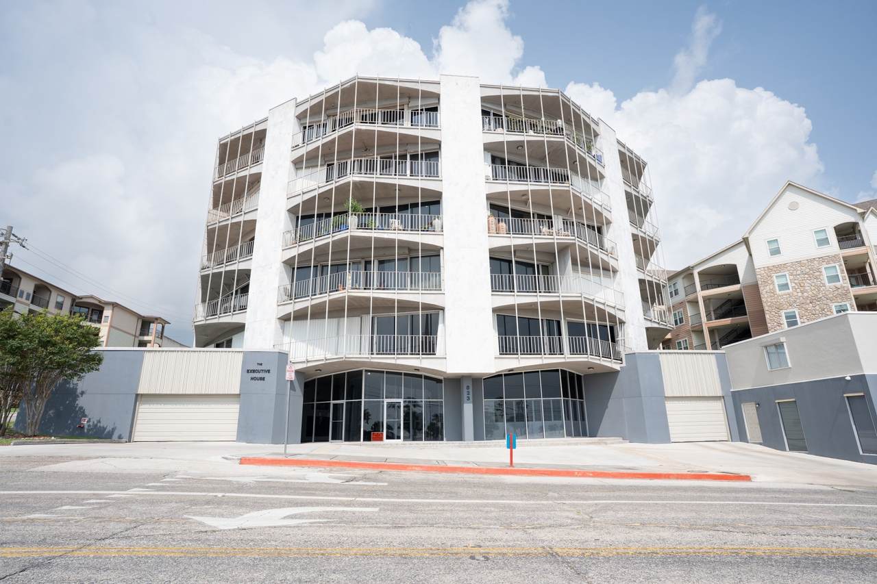 823 Water Street - Photo 1