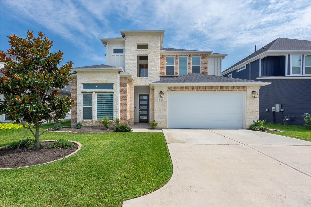 10736 Lake Mist Lane - Photo 1