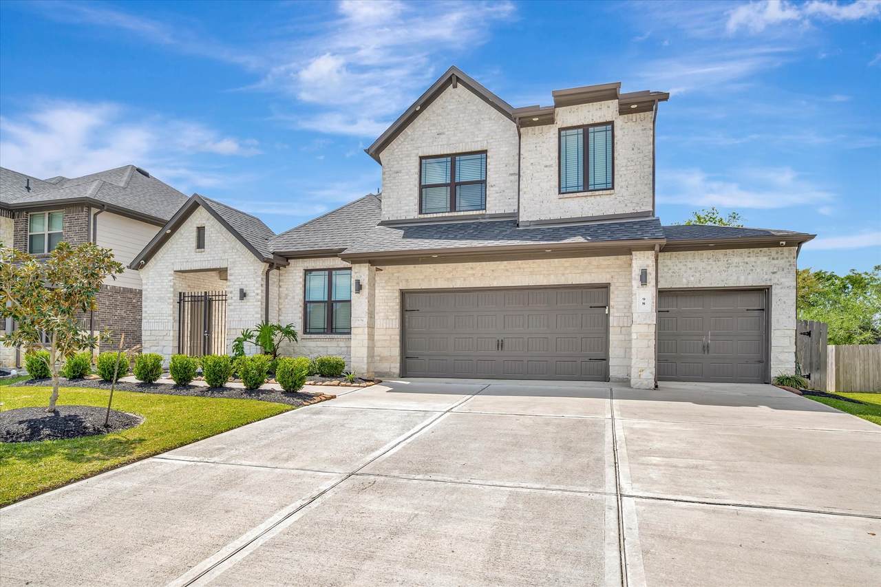 98 Dorado Drive - Photo 1