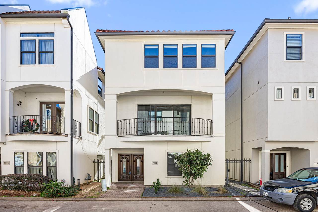 7227 Laguna Villas - Photo 1