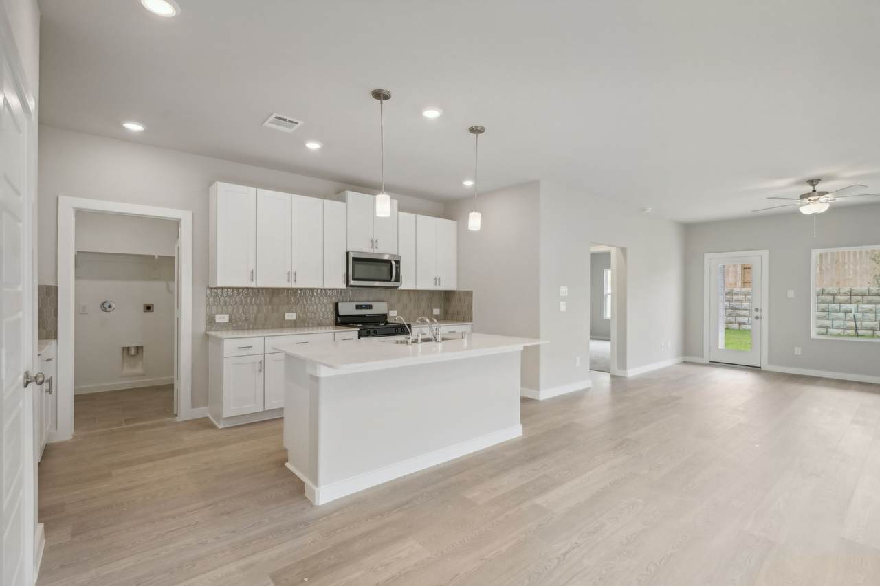 14309 Grey Pointe - Photo 1