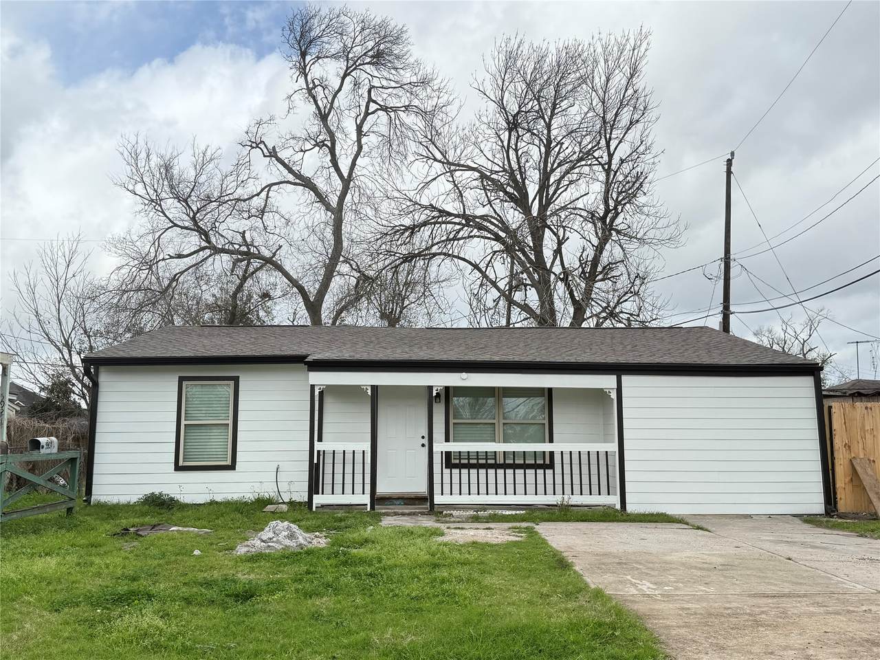 5924 Honeysuckle Drive - Photo 1