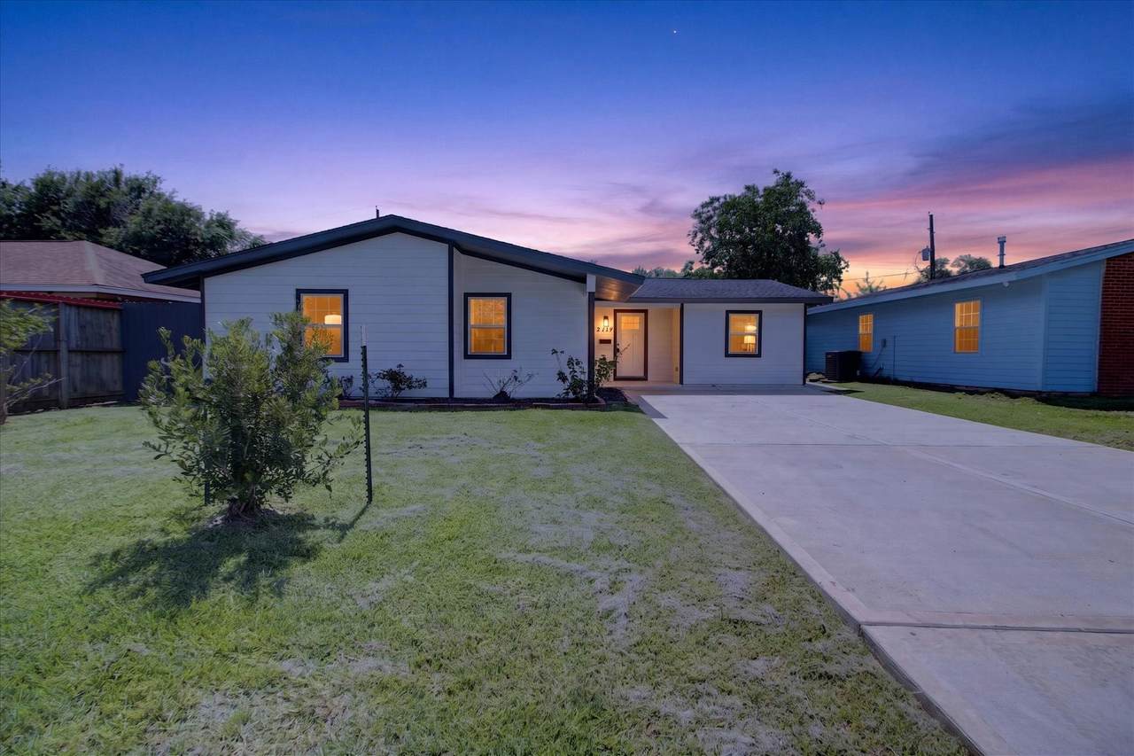 2114 Linden Creek Lane - Photo 1