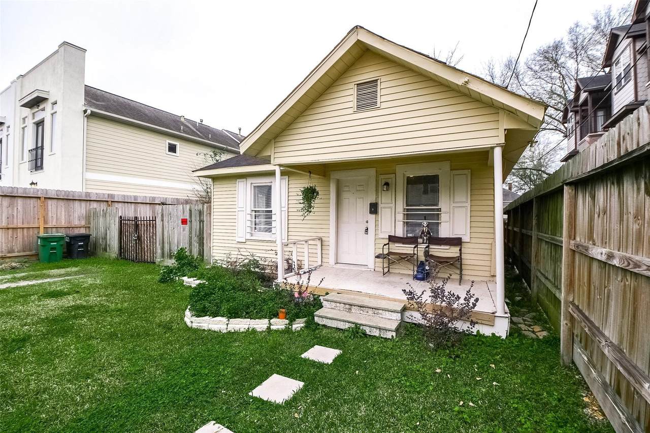 5221 Darling Street - Photo 1