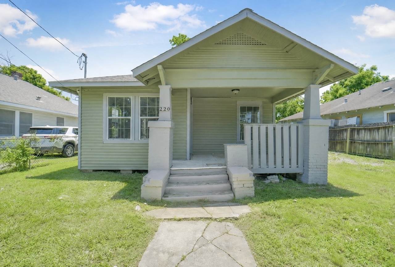 220 Engel Street - Photo 1