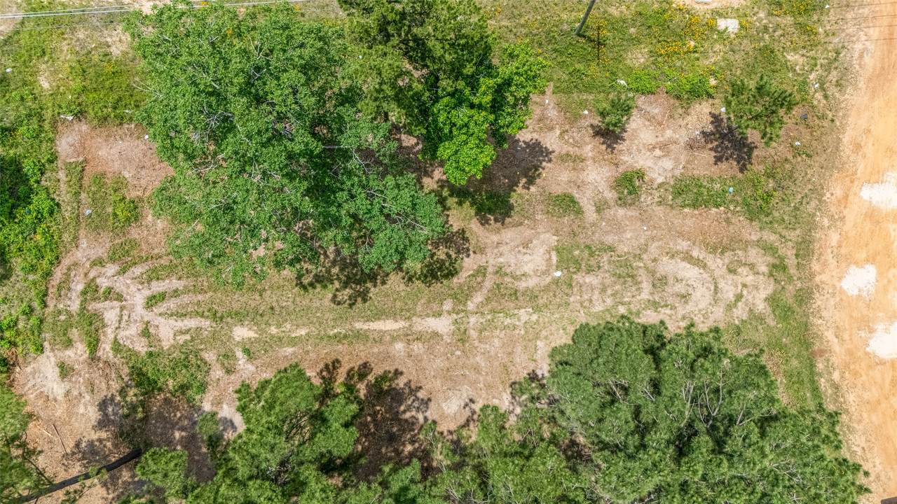 13907 Willis Waukegan Road - Photo 1