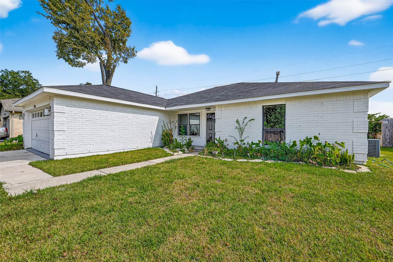 1114 Briarmead Drive - Photo 1