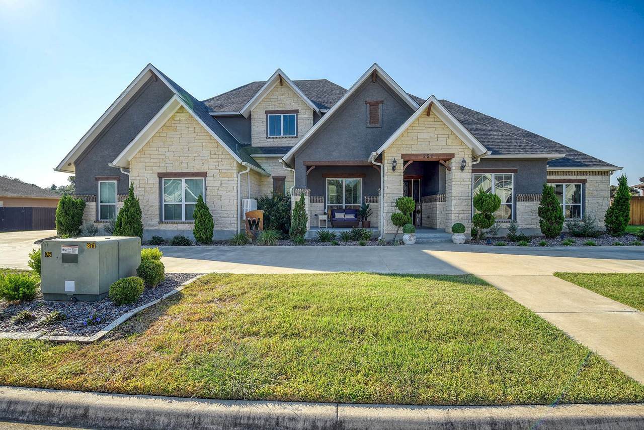 222 August Avenue - Photo 1