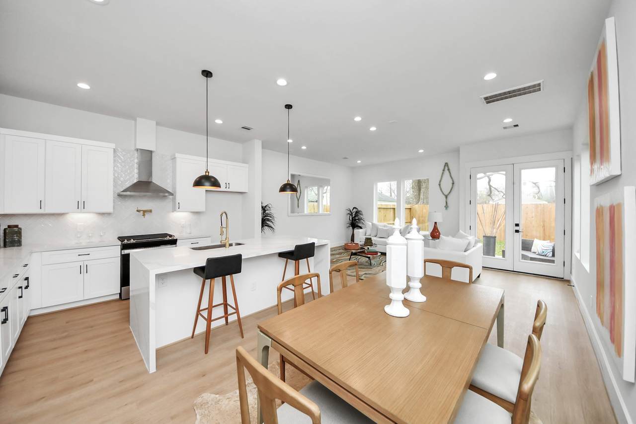 4415 Coke Street - Photo 1