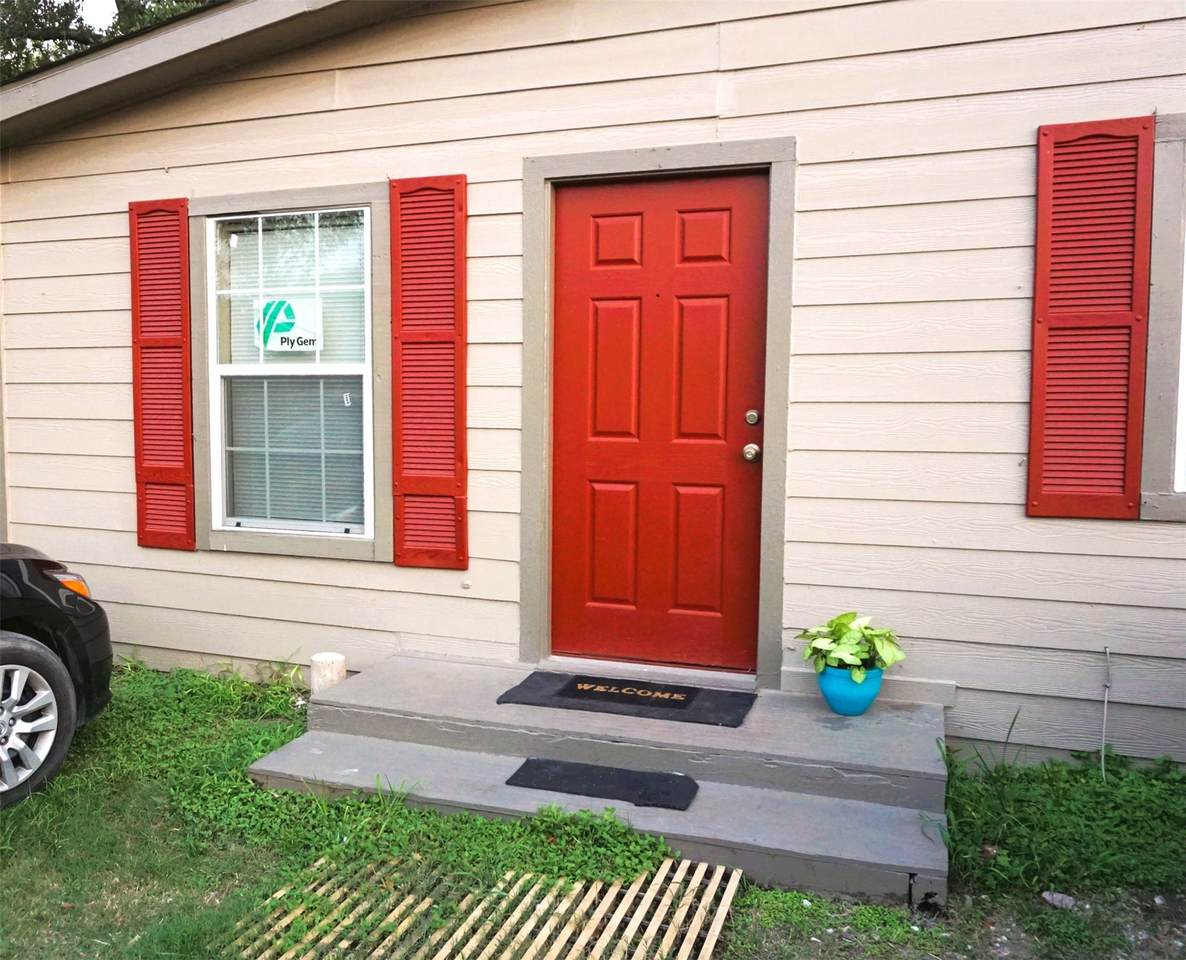 5114 Laura Koppe Road - Photo 1