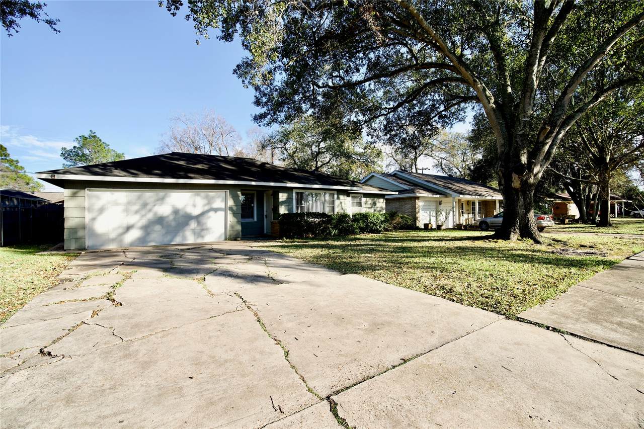 8733 Robindell Drive - Photo 1