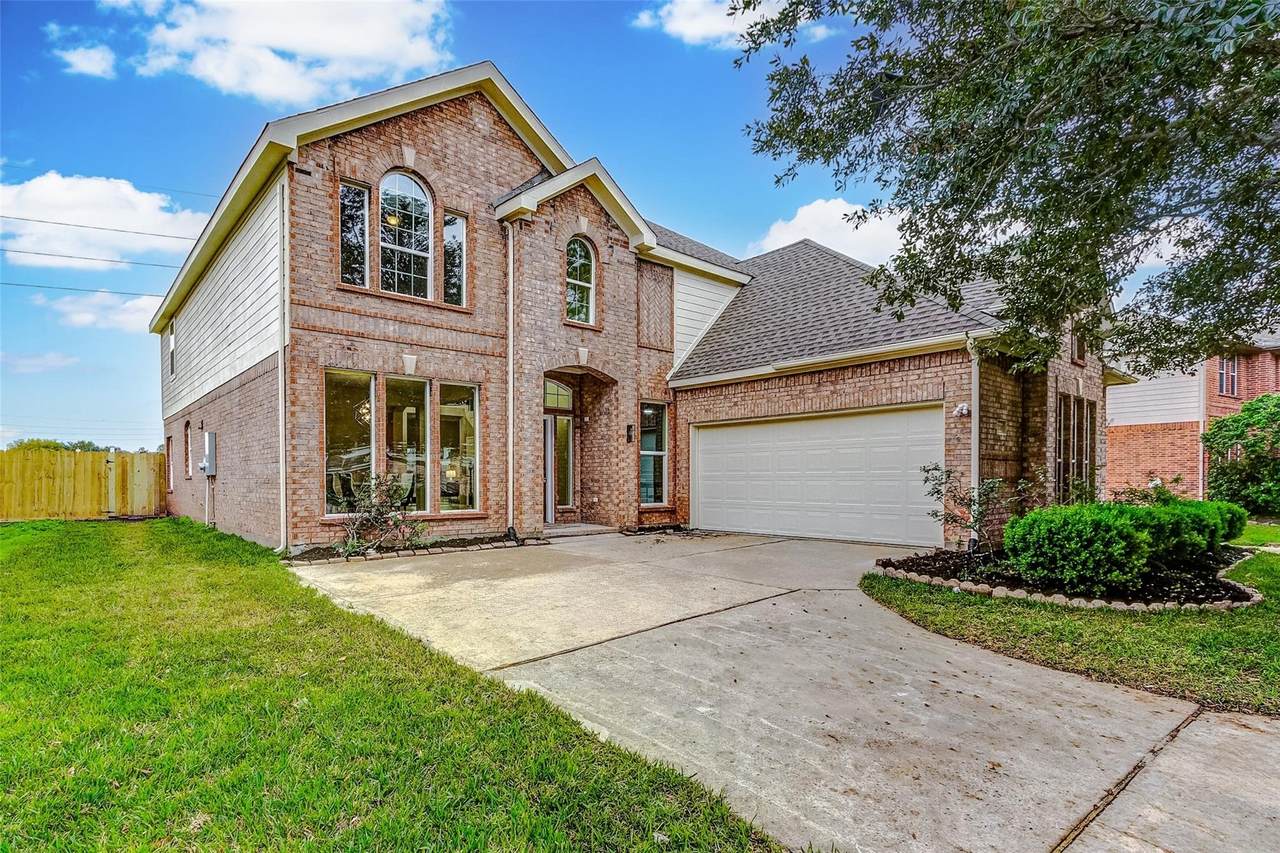 1026 Riverchase Drive - Photo 1