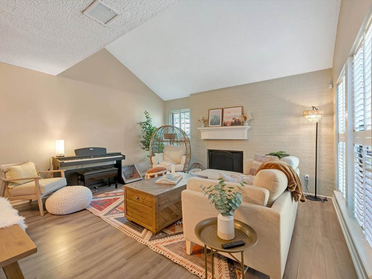 16570 Space Center Boulevard - Photo 1