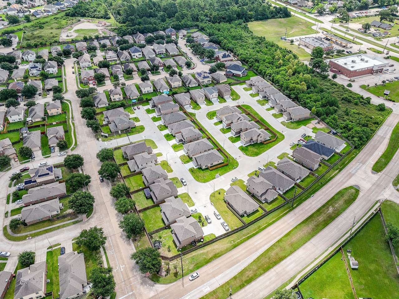 2807 Topiary Lane - Photo 1