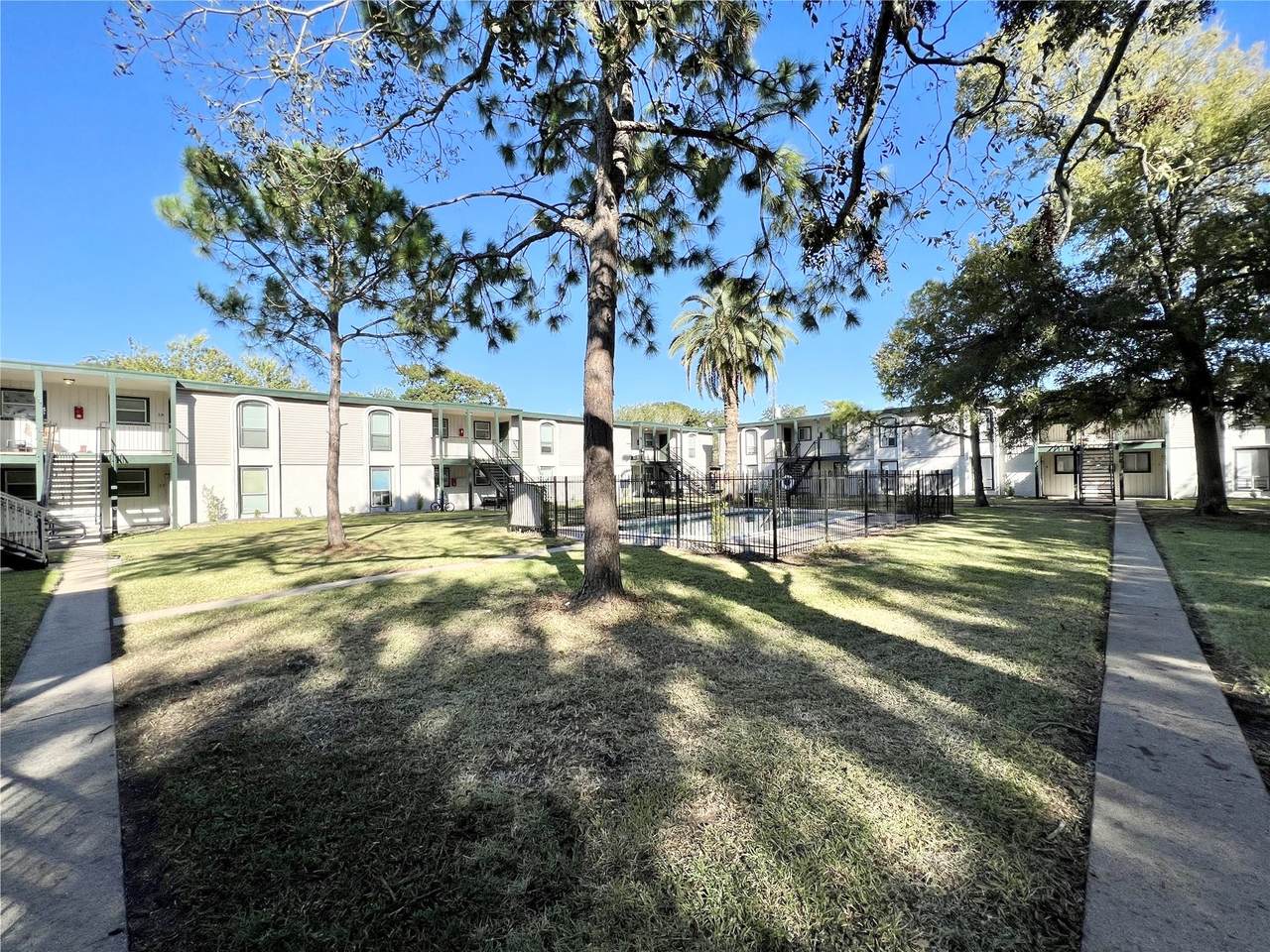 130 Oyster Creek Drive - Photo 1