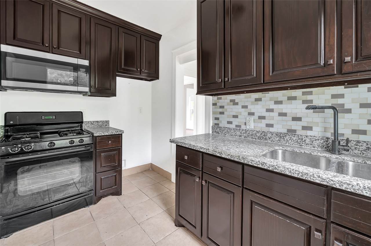 2506 Keene Street - Photo 1