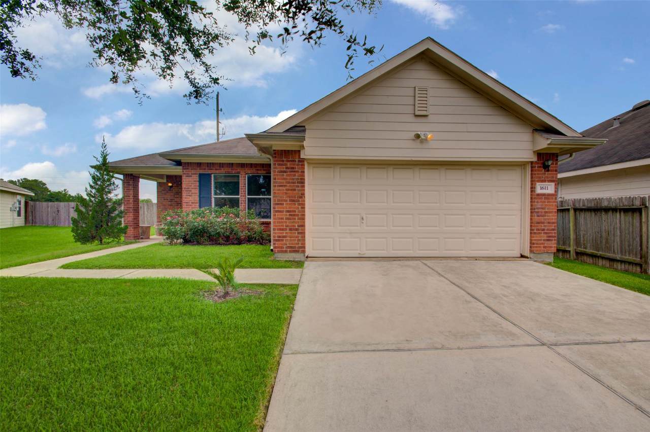 1611 Hade Meadow Lane - Photo 1