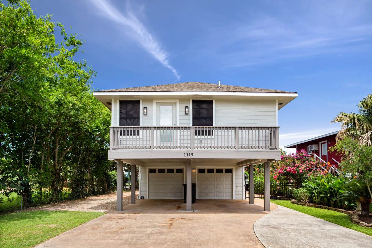 1115 Sunset - Photo 1