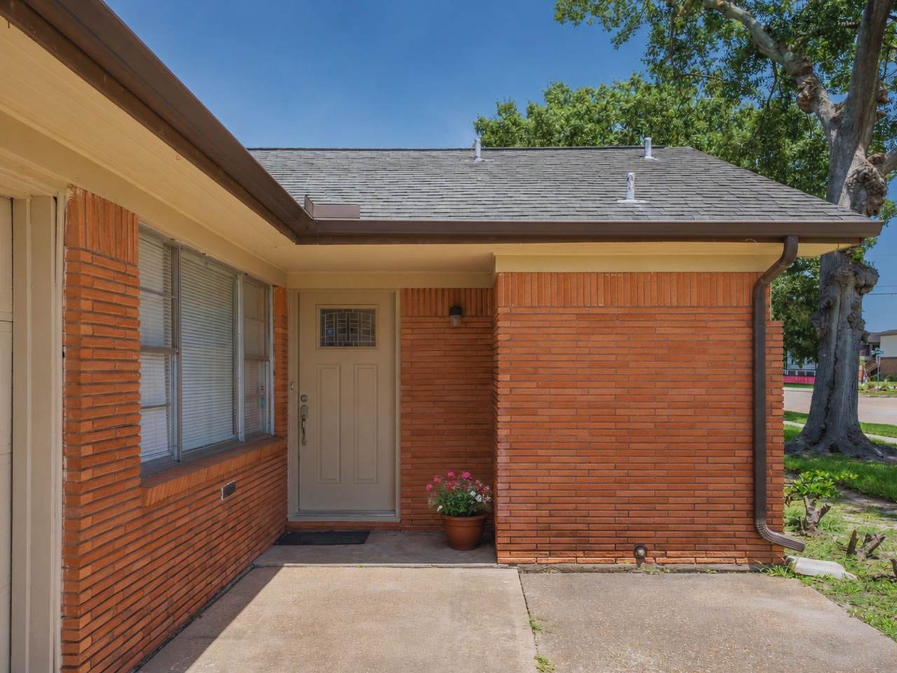 726 Skylark Road - Photo 1
