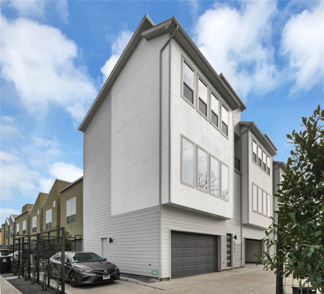 2916 Cline Street - Photo 1