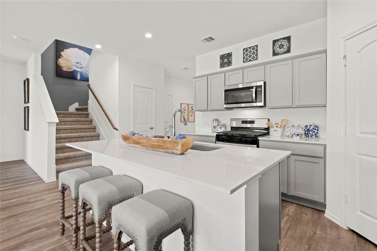 545 Wax Myrtle Way - Photo 1