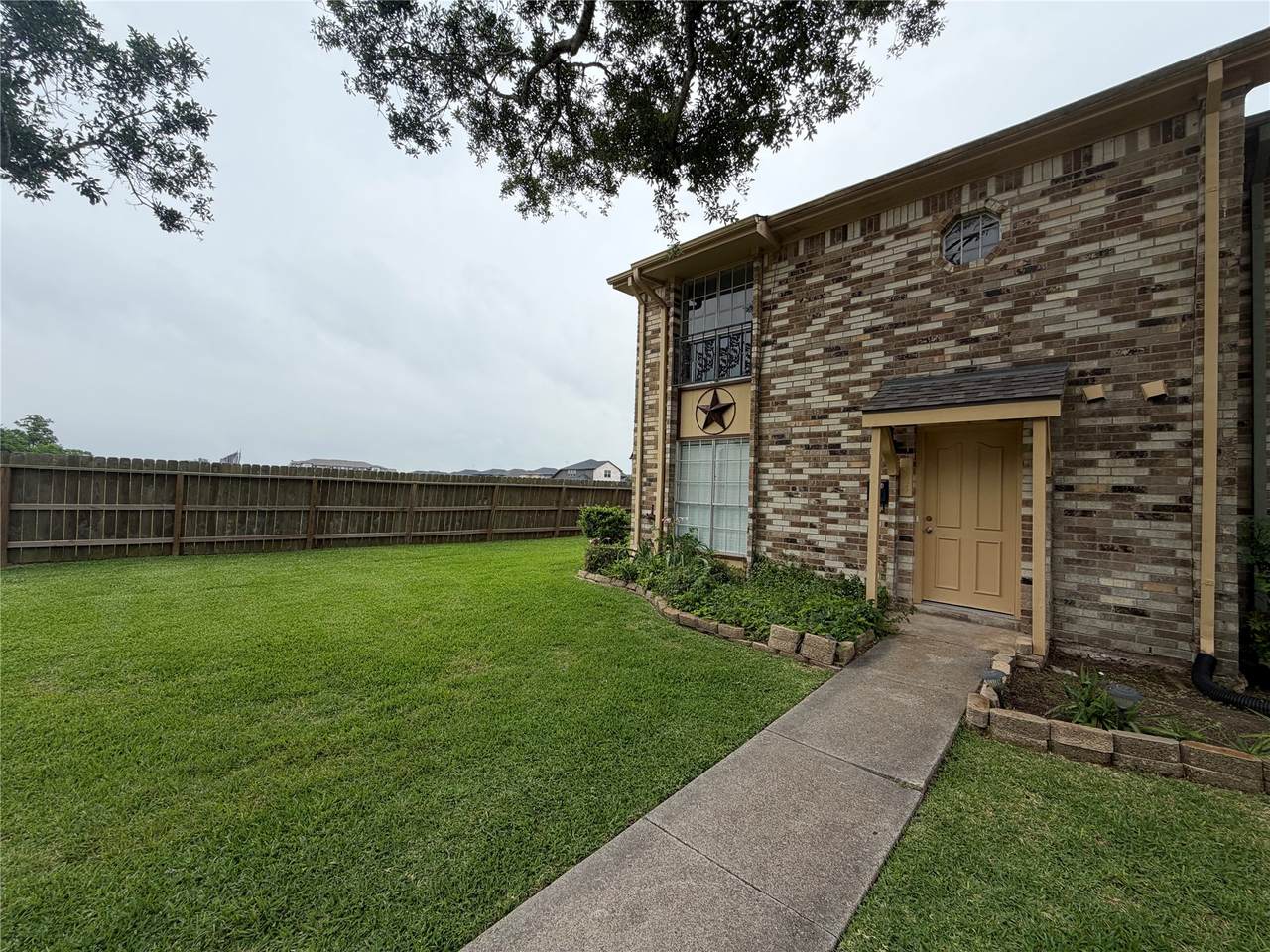 1524 Poplar Cove Street - Photo 1