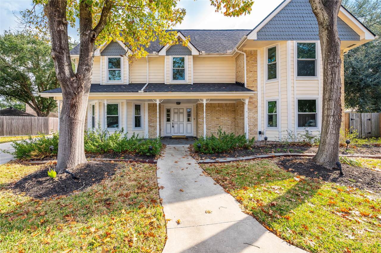 15411 Woodcote Court - Photo 1