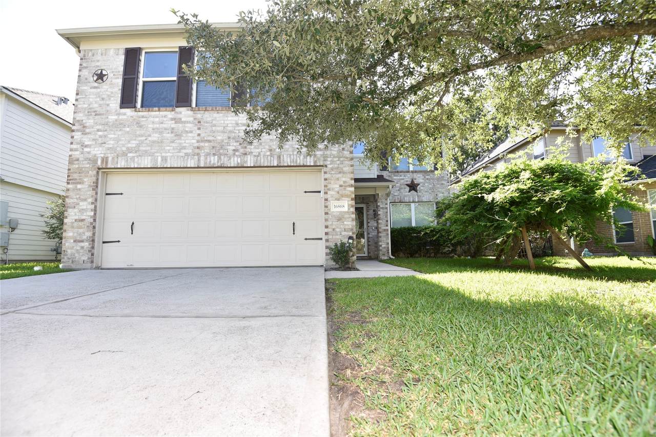 16868 Greenhouse Street - Photo 1