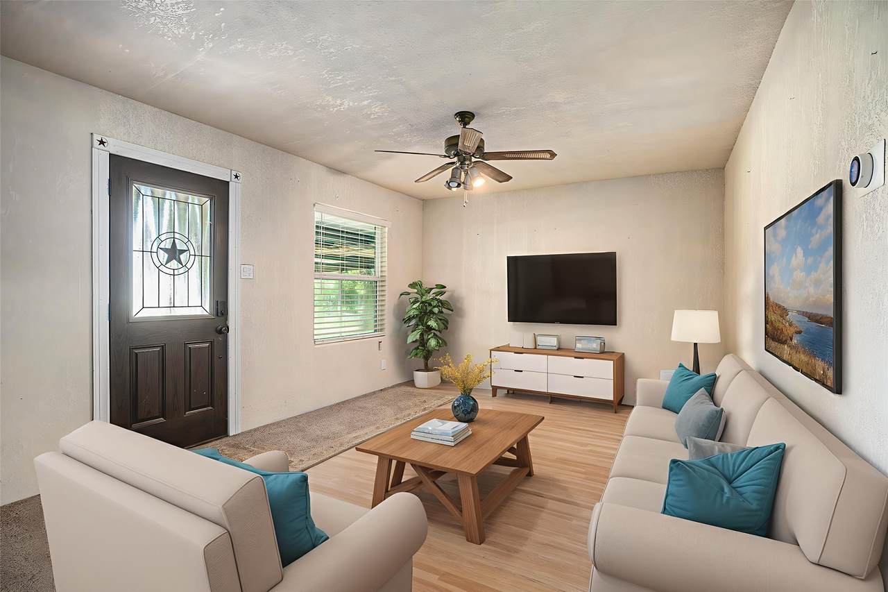 4028 Avenue N 1/2 - Photo 1