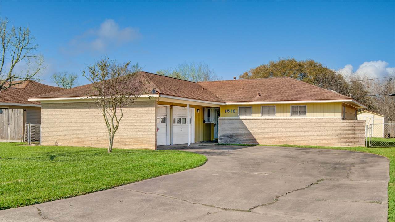 1510 11th Street - Photo 1