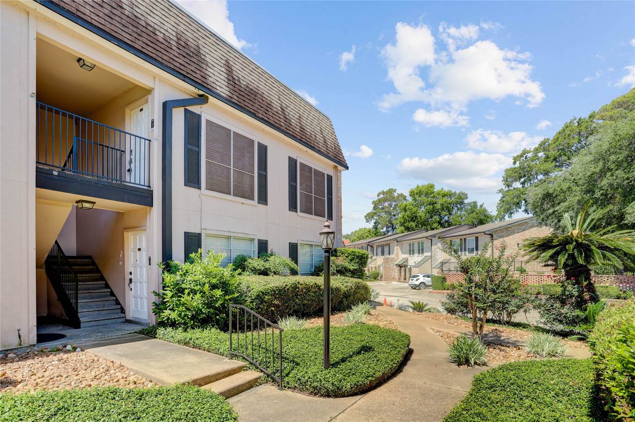 1807 Stoney Brook Drive - Photo 1